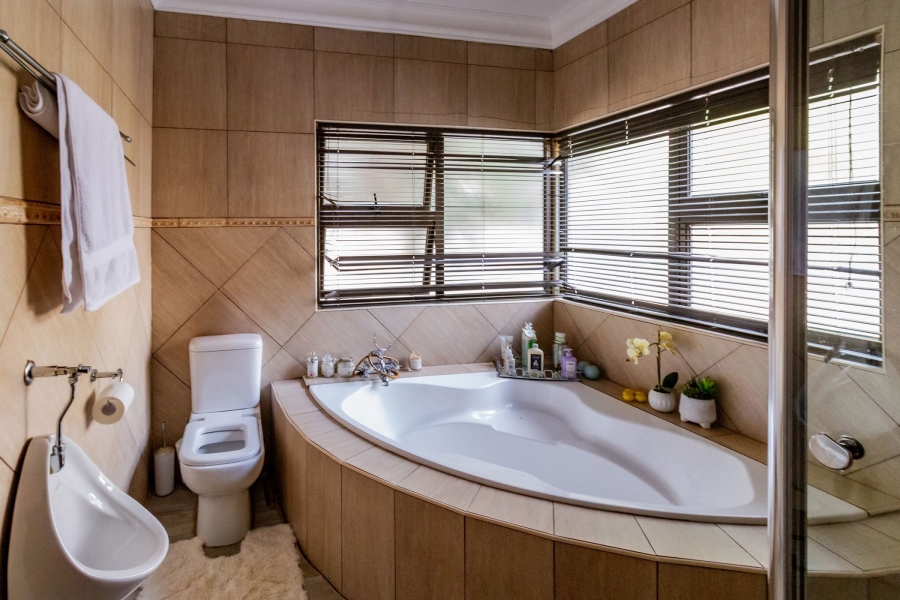 4 Bedroom Property for Sale in Xanadu Eco Park North West